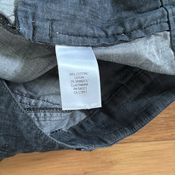 Banana Republic | Chambray Blue Shorts | Cuff Hem/Back Pockets | Size 6 - Picture 3 of 4
